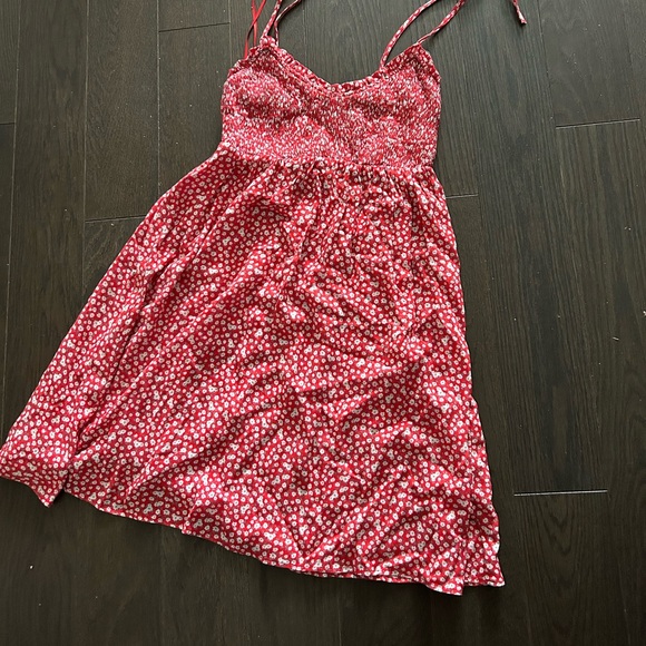 Red and white flowered dress - Picture 1 of 2